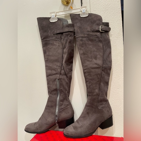 Guess suede over the knee boots. - Picture 1 of 6